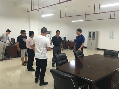 集团向导调研老动物园停车场